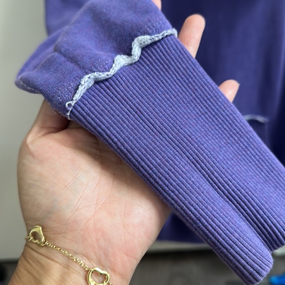 Purple lululemon sweatshirt fitted - Picture 3 of 5
